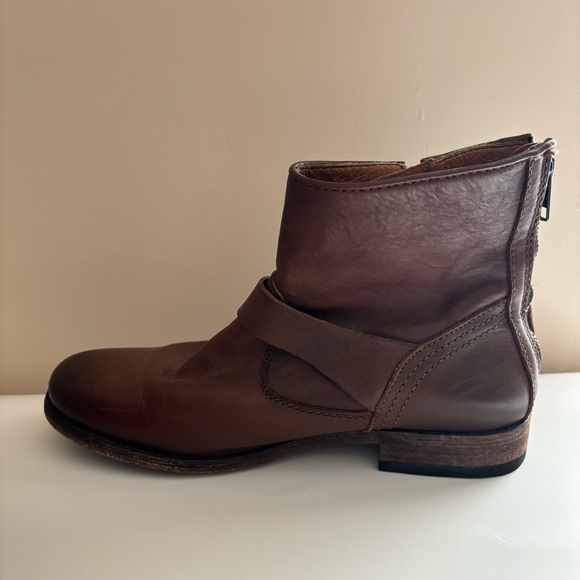 FRYE Tyler Engineer Leather Boots Women's Size 9 B Cognac Brown - Picture 7 of 9